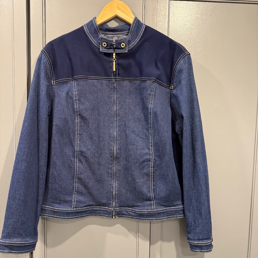 ST. John Sport Blue Two Tone Denim Jacket, size L